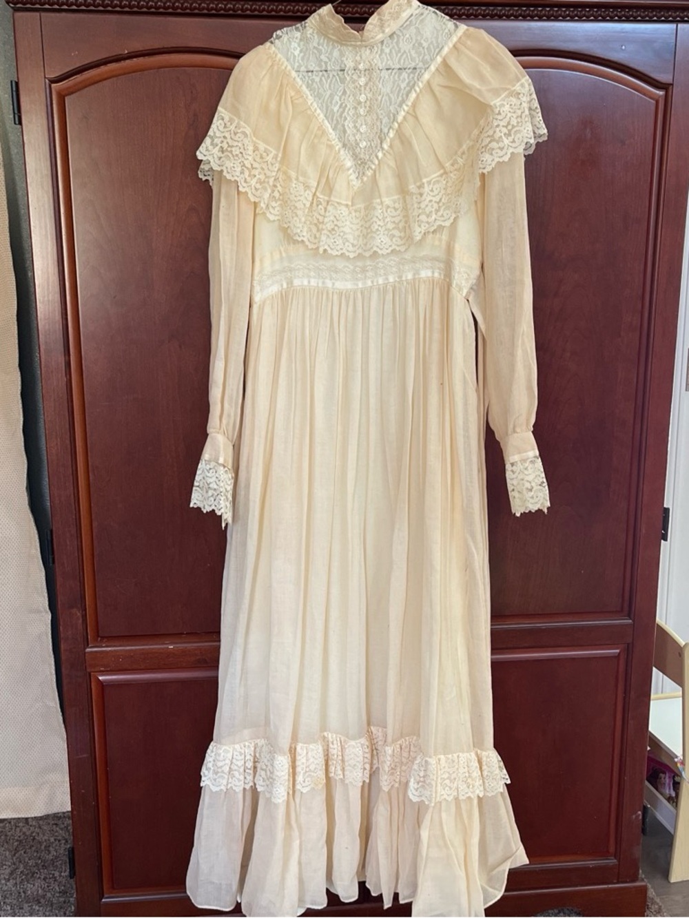 Vintage Gunne Sax wedding dress by Jessica McClintock.